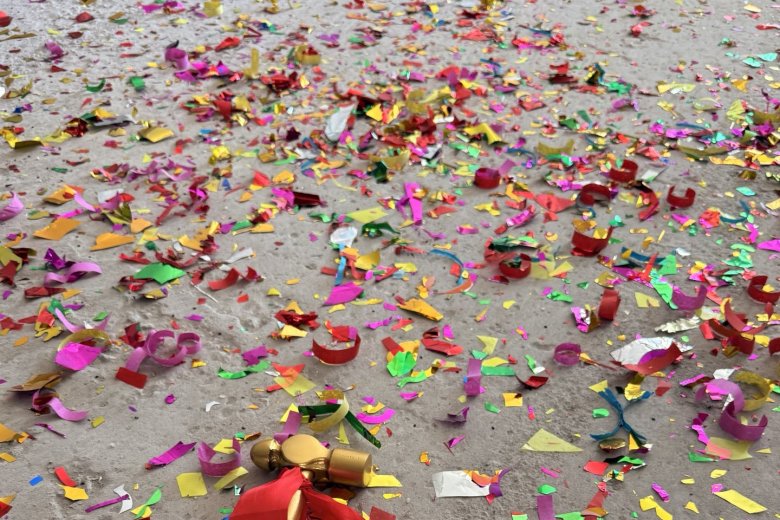 With a resounding start, Shandong DaLu Footwear resumed operations grandly on the eighth day of the first lunar month, with orders booked until June!