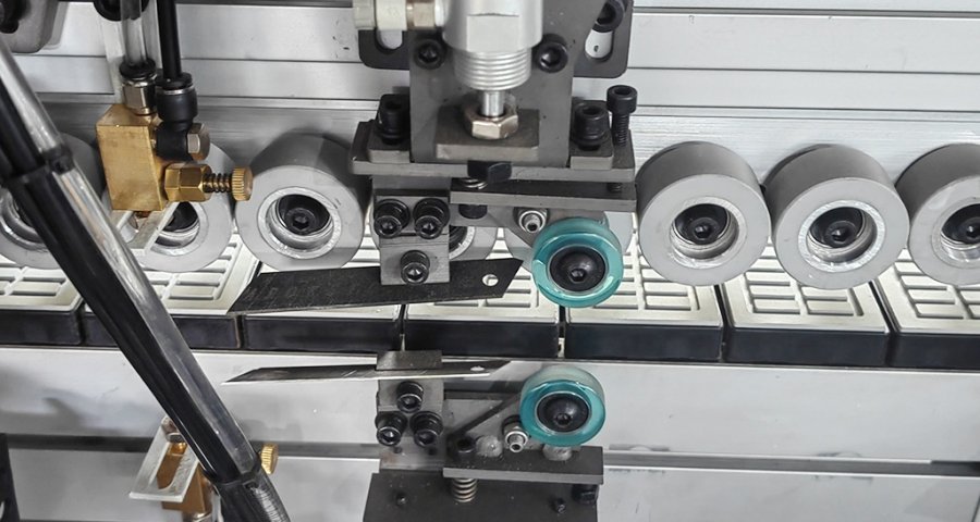 Flexible edge scraping