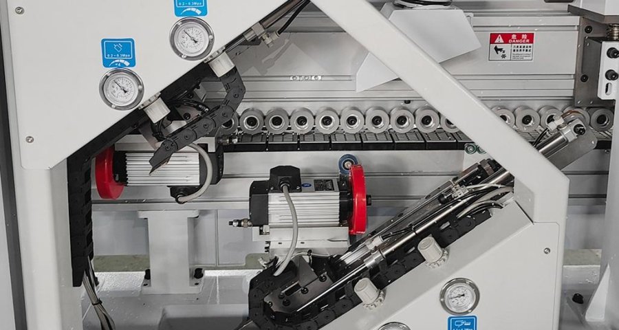 Double-track edge trimming