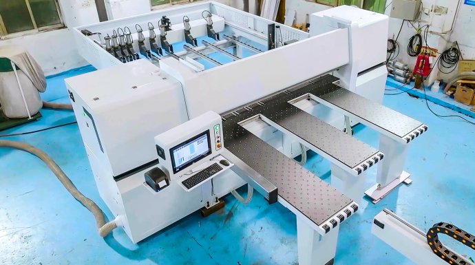 A great helper for cutting panel furniture-Computer Panel Beam Saw