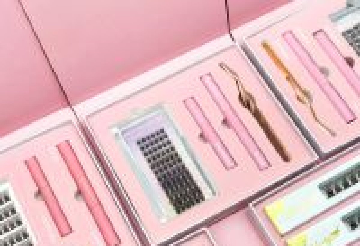 Kit to create your own eyelashes: the ultimate personalization for the beauty enthusiast.