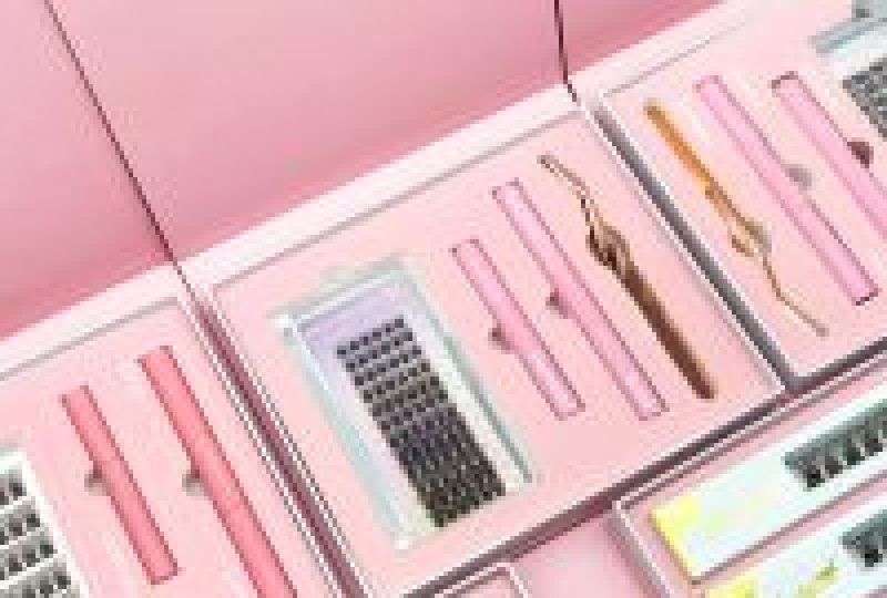 Kit to create your own eyelashes: the ultimate personalization for the beauty enthusiast.