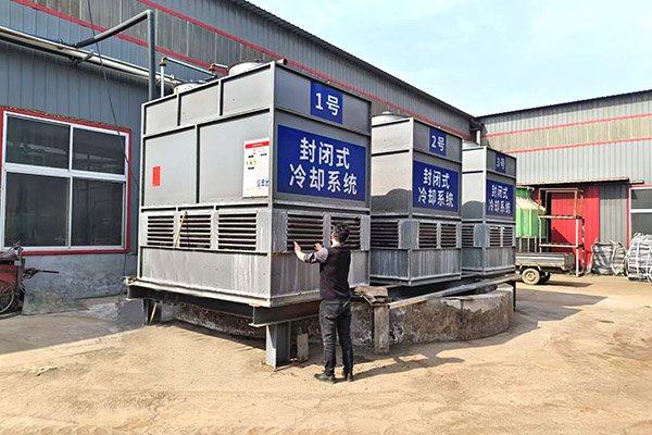 Outdoor-installed closed counterflow cooling solution in action