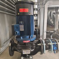 Self-priming water pump for circulation systems