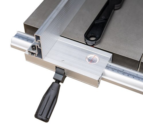 Quici lock guiding system with magnifying glass