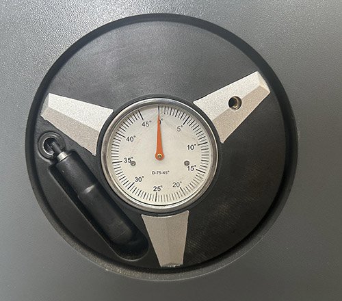 Saw blade 45° tilt