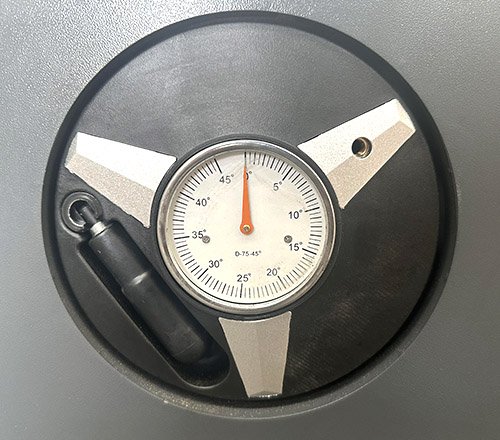 Saw blade 45° tilt