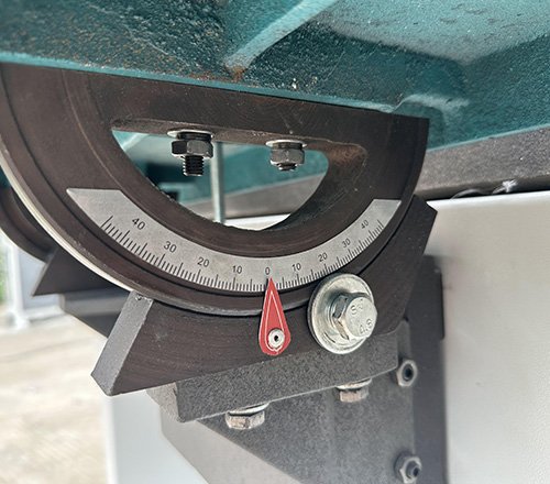 Platform angle tilting device