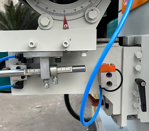 Adjustable platform angle