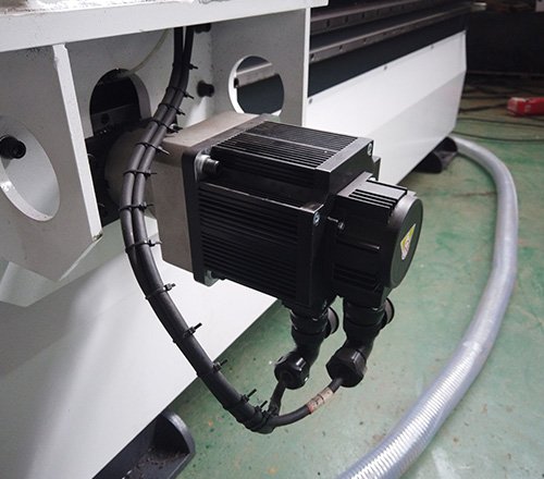 Servo motor