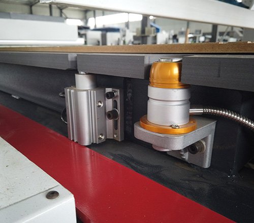 Knife head and plate positioning device