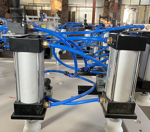 Independent head air pressure control