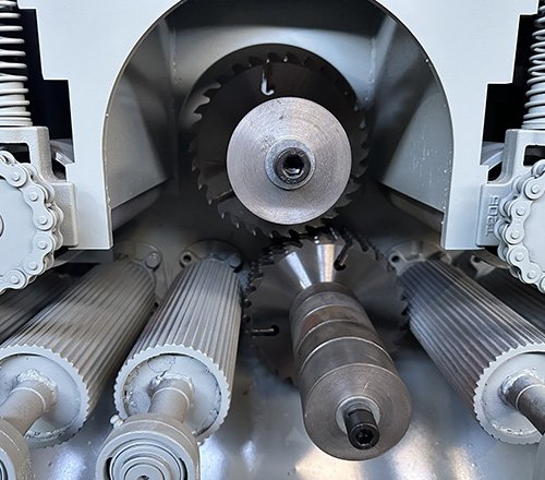 Upper and lower double spindle