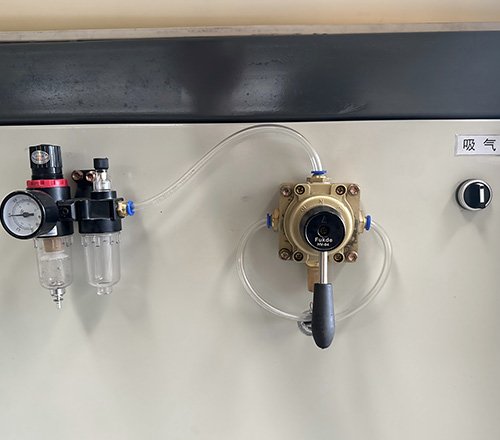 Pneumatic switch