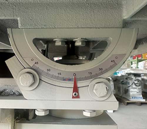 Workbench adjustment seat