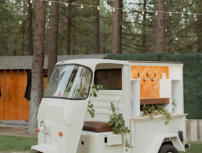 Carrito de comida Cushman Truckster