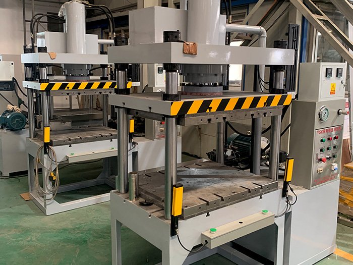 Máquina de prensado en caliente para bandejas de papel