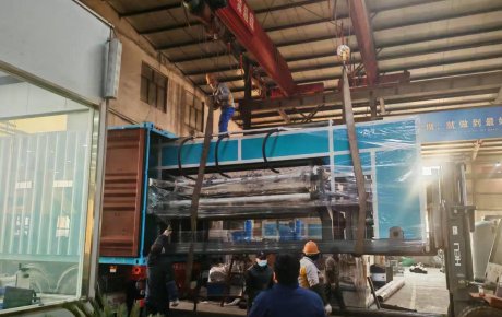 Máquina automática 8-8 para fabricar bandejas de huevos que también produce bandejas para manzanas muy popular en Sudamérica.