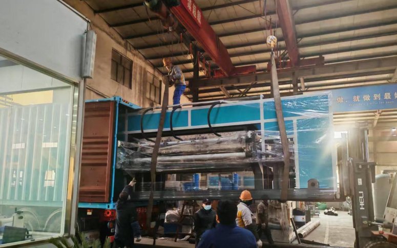 Máquina automática 8-8 para fabricar bandejas de huevos que también produce bandejas para manzanas muy popular en Sudamérica.