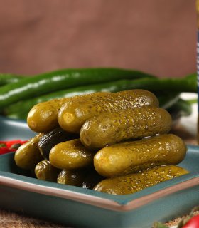 dill and mustard seed pickled cucumber