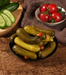 crisp and sour cucumber salad topping