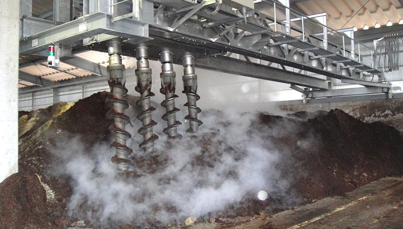 Large capacity vertical auger fermentation machine