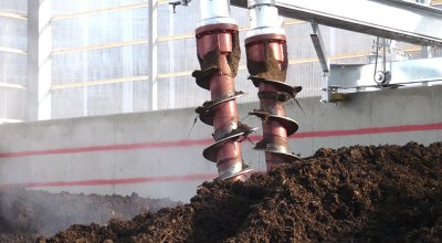 Large capacity vertical auger fermentation machine