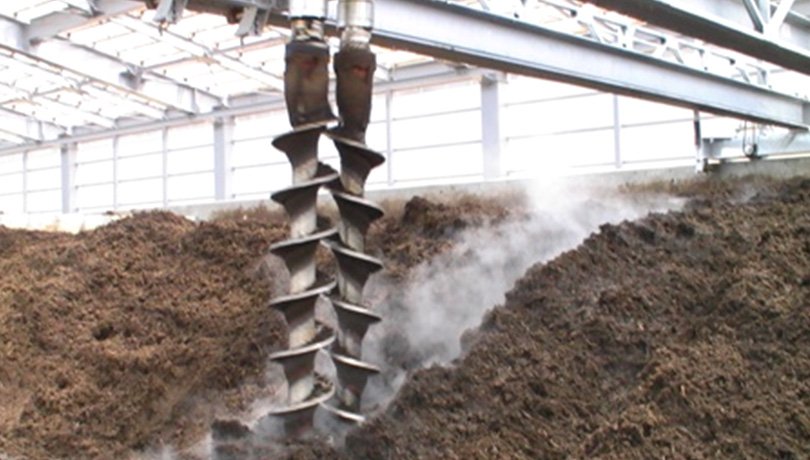 Large capacity vertical auger fermentation machine