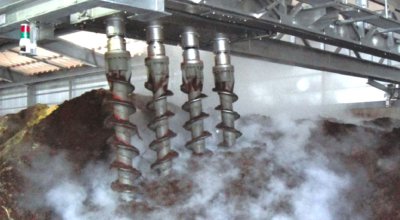 Large capacity vertical auger fermentation machine