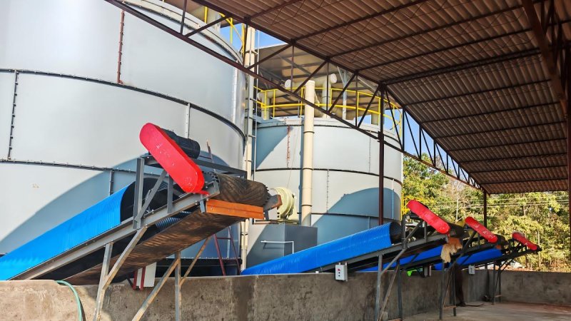 Large Poultry Farm Manure Treatment Project in India | 12 Sets of 200 m³ JinDi Composting Tanks