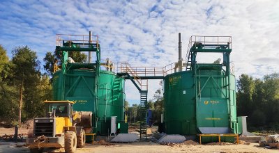 Closed organic fertilizer fermentation tank for livestock farms