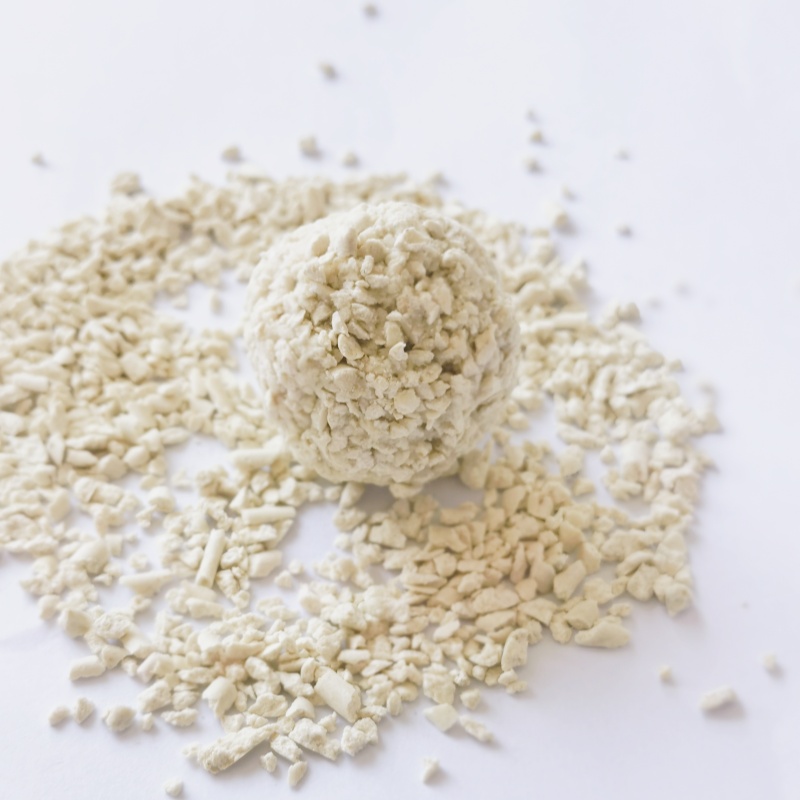 Crushed cassava cat litter