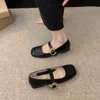 Women's casual shoes