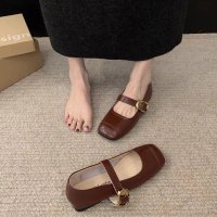 Women's casual shoes