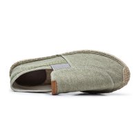 Minimalist casual shoes