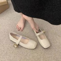Women's casual shoes