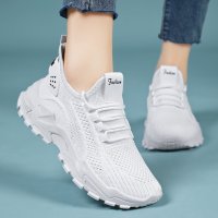 women sport shoes