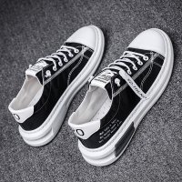 Comfortable low top sneakers for daily use