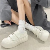 Durable canvas sneakers in white