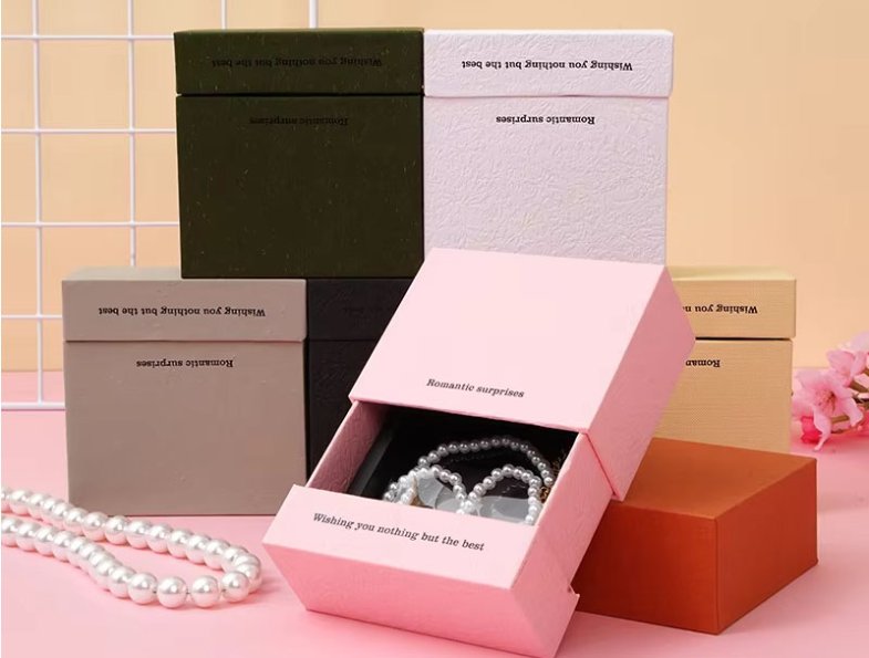 Free Design Luxury Custom Logo Small Cardboard Box Jewelry Storage Packaging Paper Jewelry Box With Sponge