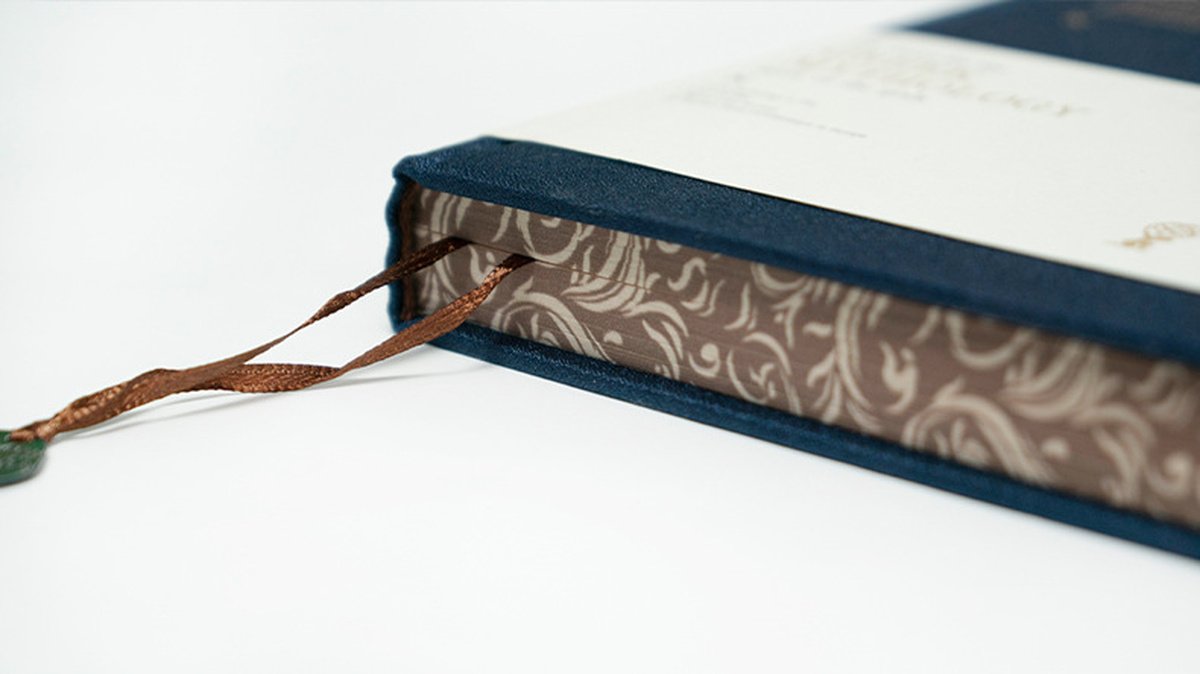 pu-hardcover-casebound-journal-detail-03