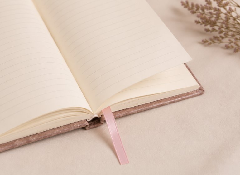 velvet-notebook-back-cover-view