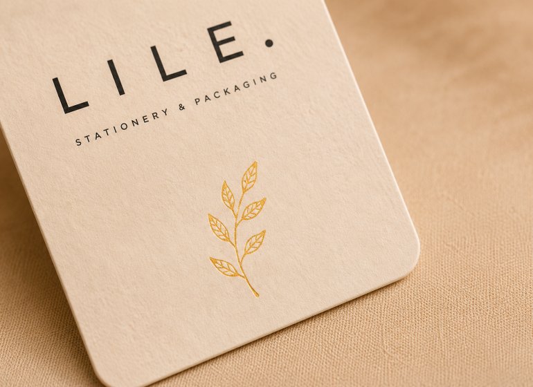 custom-luxury-paper-hang-tag-front-view