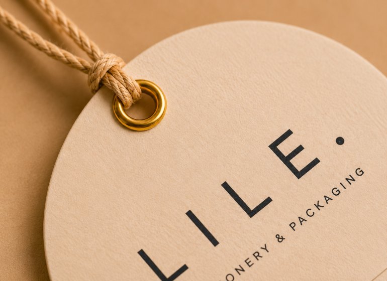 lile-round-hang-tag-front-view