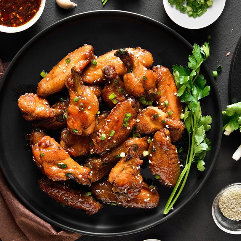 korean garlic glaze coating fried chicken