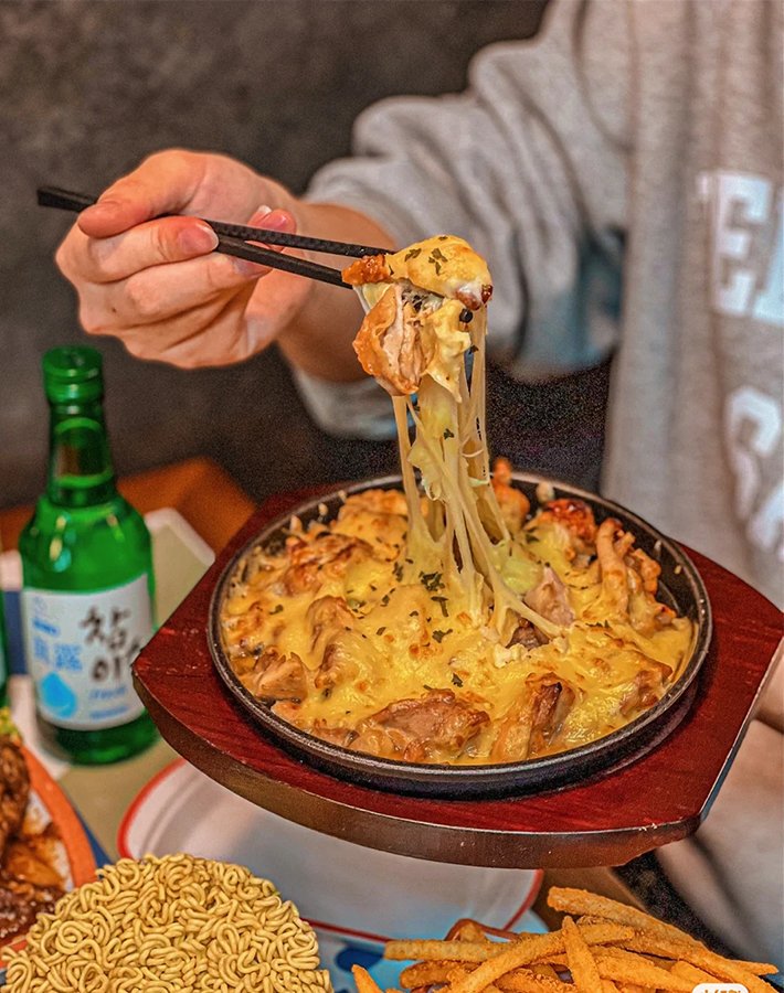 Hanmiro Brand Chuncheon Sizzling Chicken Sauce - 10 Pouches Pack