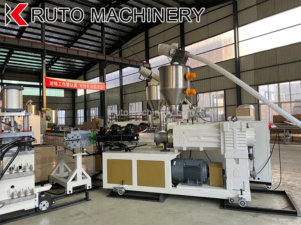 Precision T-type die for PVC foam board thickness control