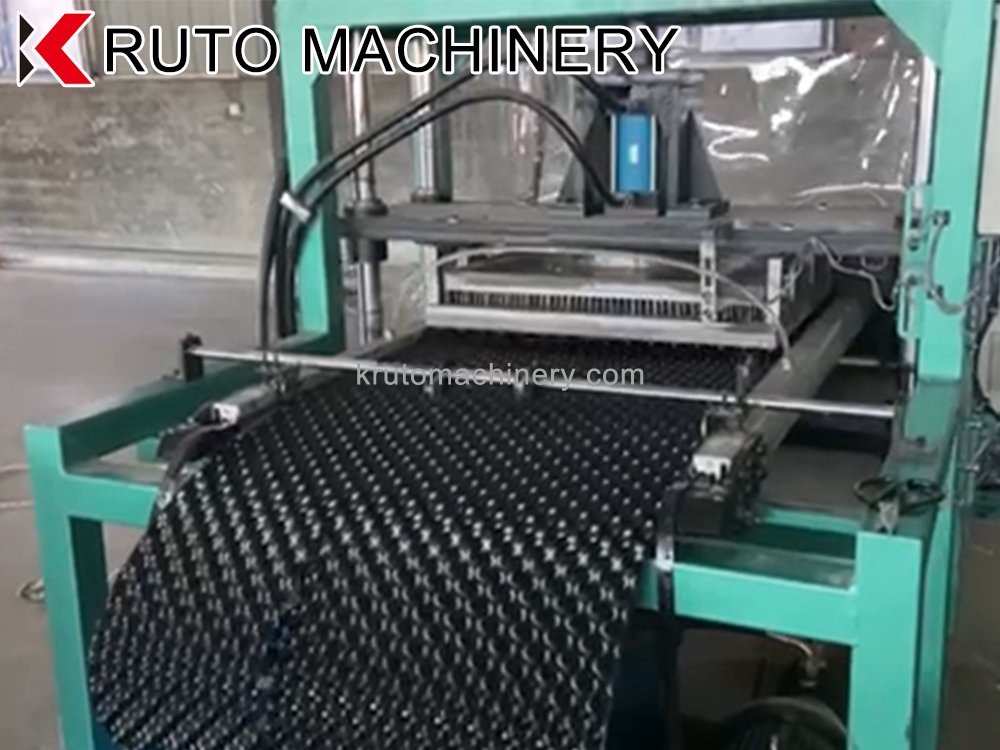 Air pruning pot manufacturing machine for horticulture and nursery applications