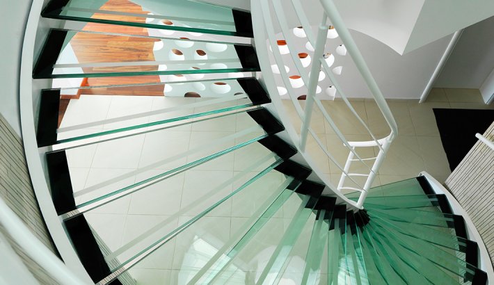 未标题-2_0002_钢化玻璃-楼梯应用