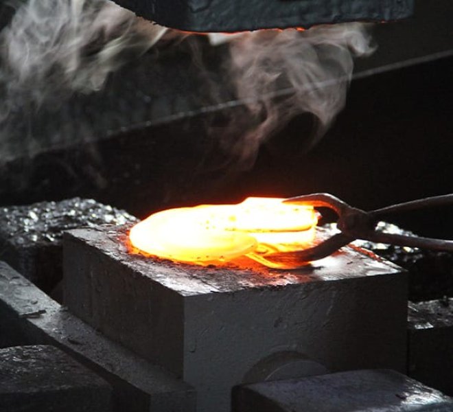 Servicios de forja de metales